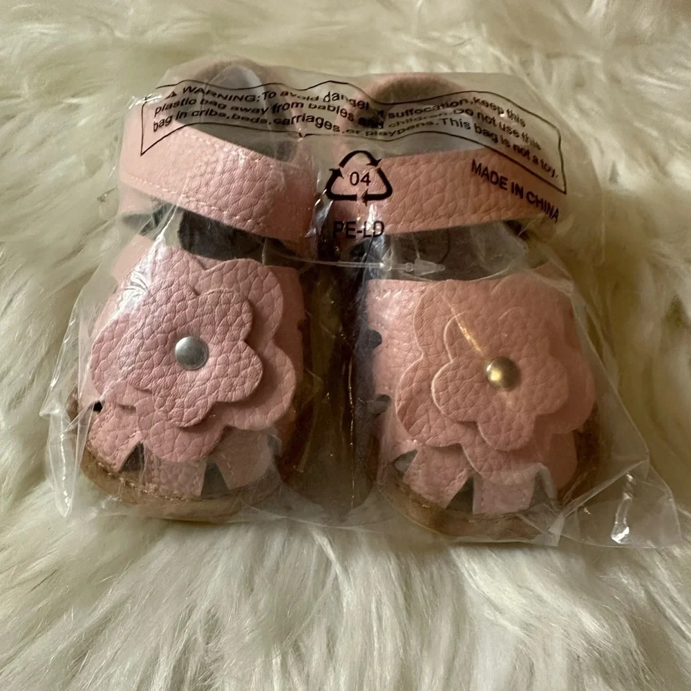 💜3/$15 Pink Floral Kids Sandals
